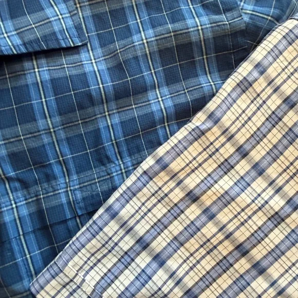 2 Van Heusen Travelers Short Sleeve Shirts Blue Plaid sz Large - Picture 8 of 8